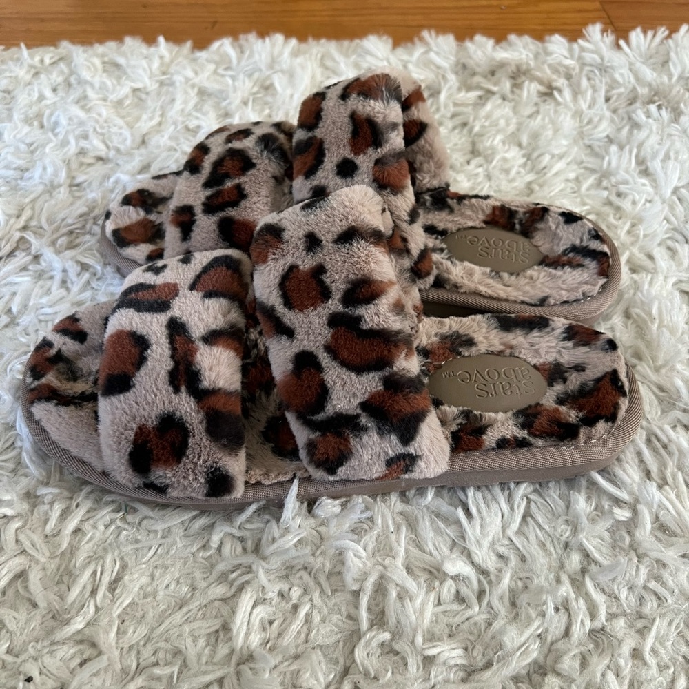 Worn ONCE target cheetah print slippers!